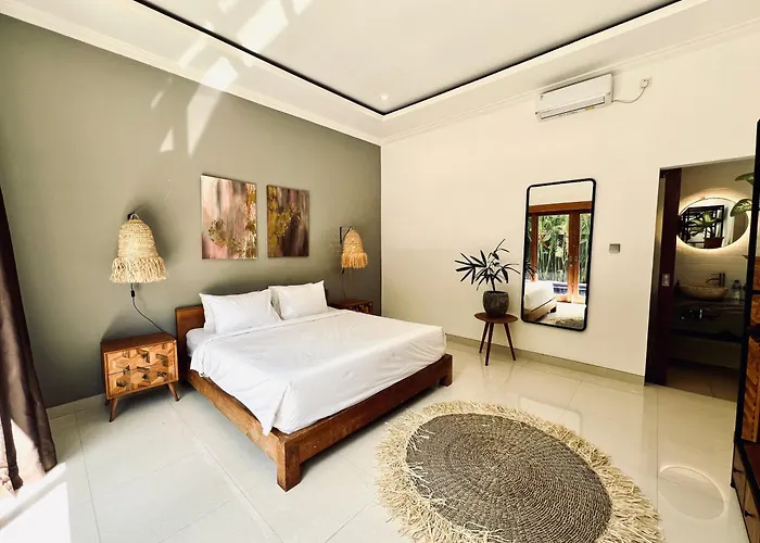 Villa Royal - 3 Minutes To Finns Club! *
