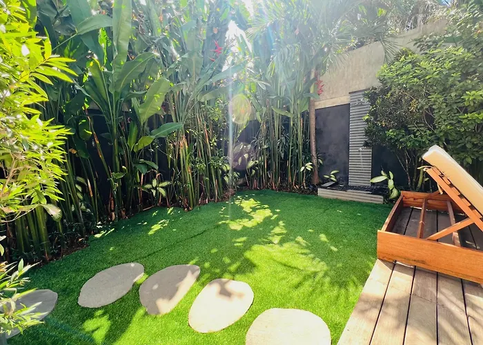 Villa Royal - 3 Minutes To Finns Club! *